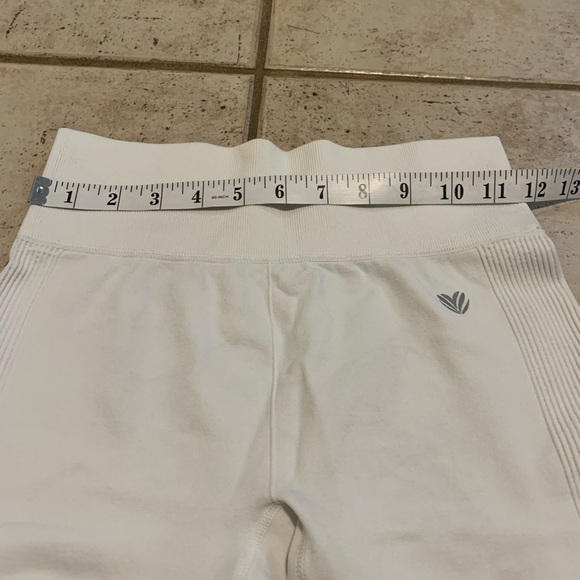 Forever 21 Ribbed Seamless Leggings - Cream, Size S/P - Picture 4 of 6